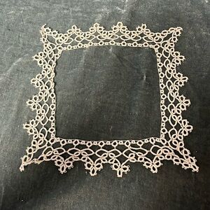 VTG Picture Frame Doily